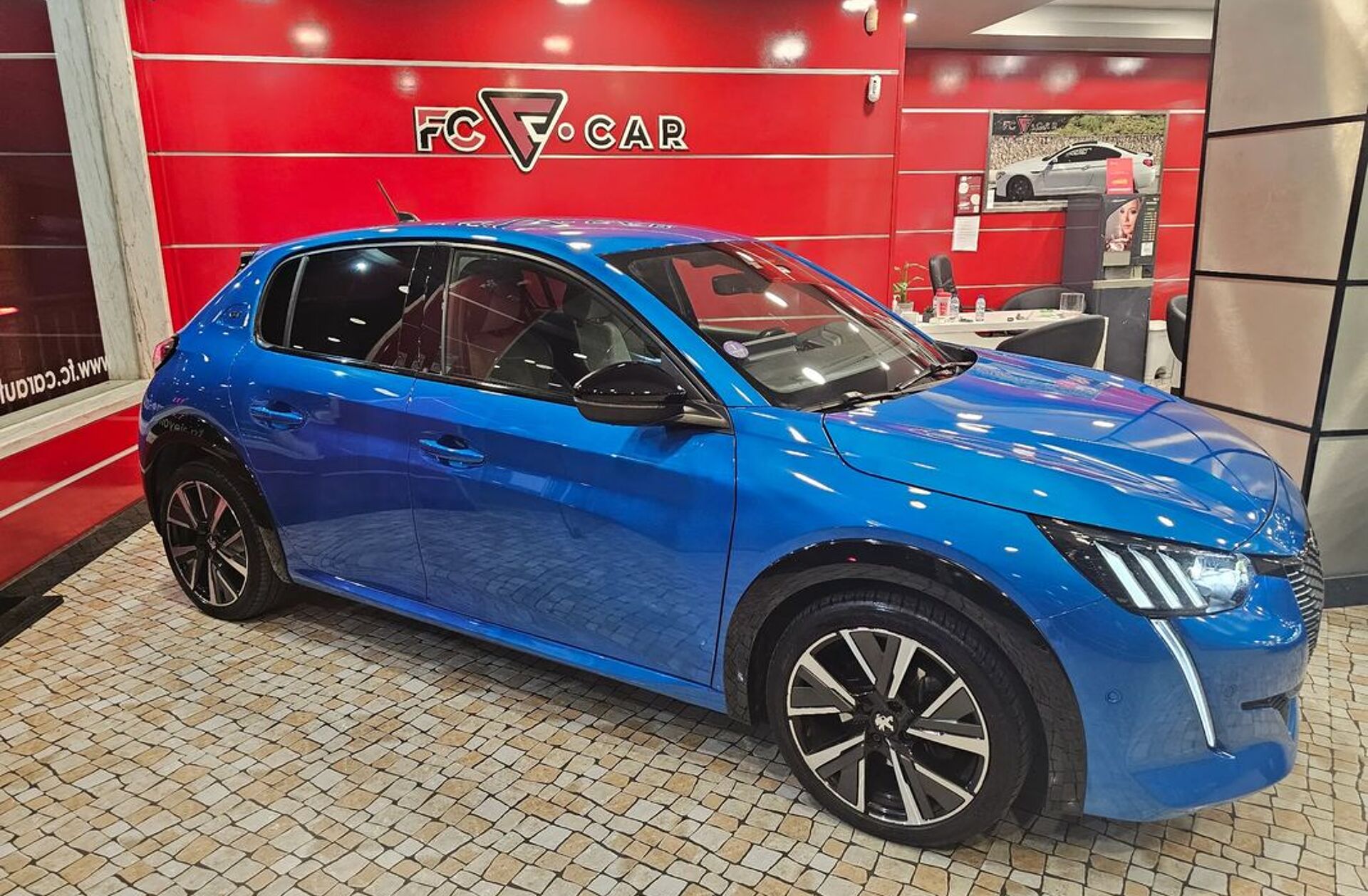 PEUGEOT 208 1.2 PureTech GT