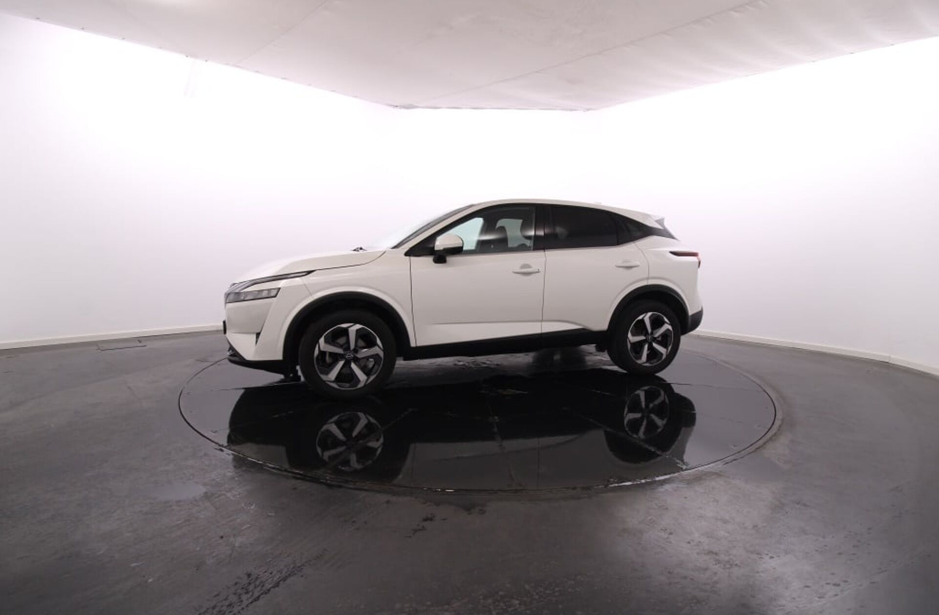 NISSAN Qashqai 1.3 DIG-T N-Connecta LED Xtronic