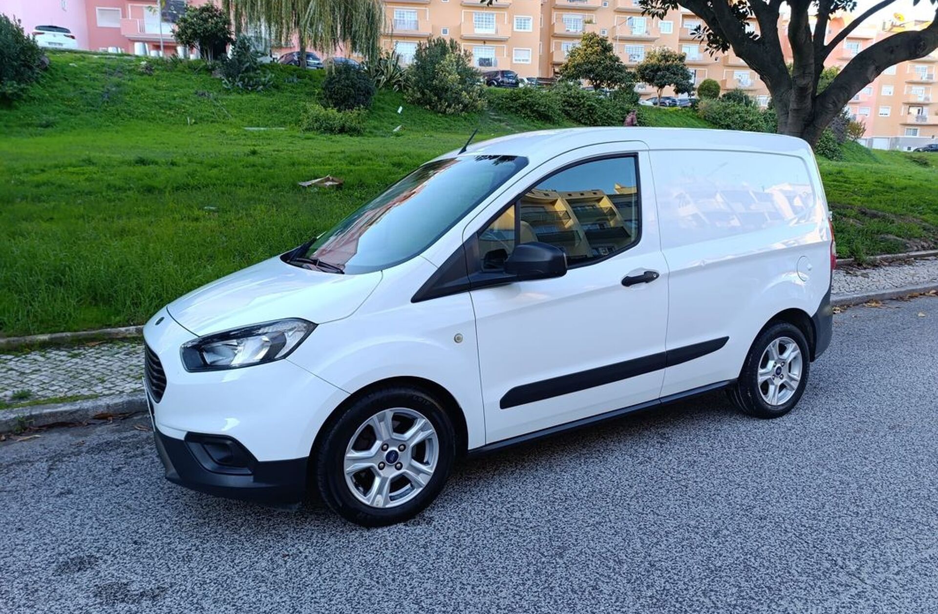 FORD Transit G.Tourneo C.Shuttle 2.0 TDCi Titanium