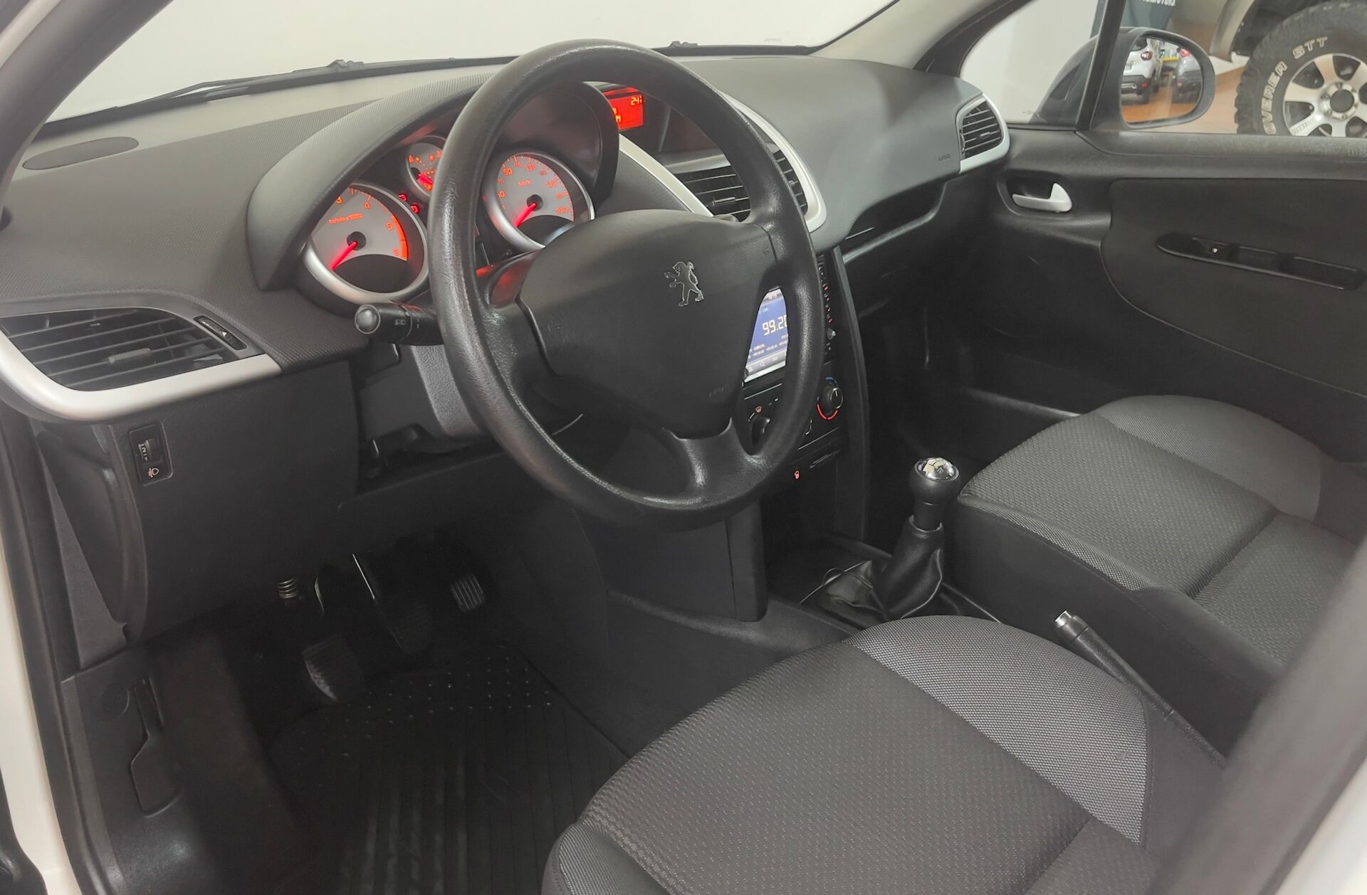PEUGEOT 207 1.6 HDi Sport