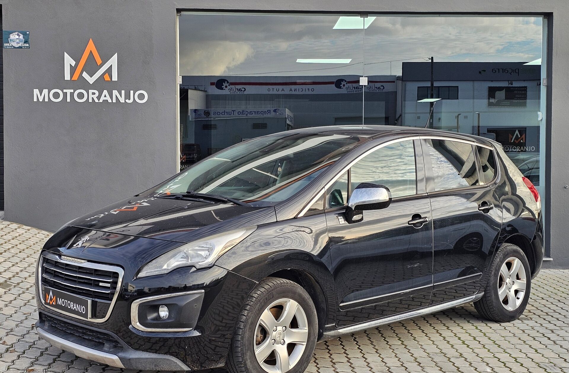 PEUGEOT 3008 2.0 HDi Hybrid4