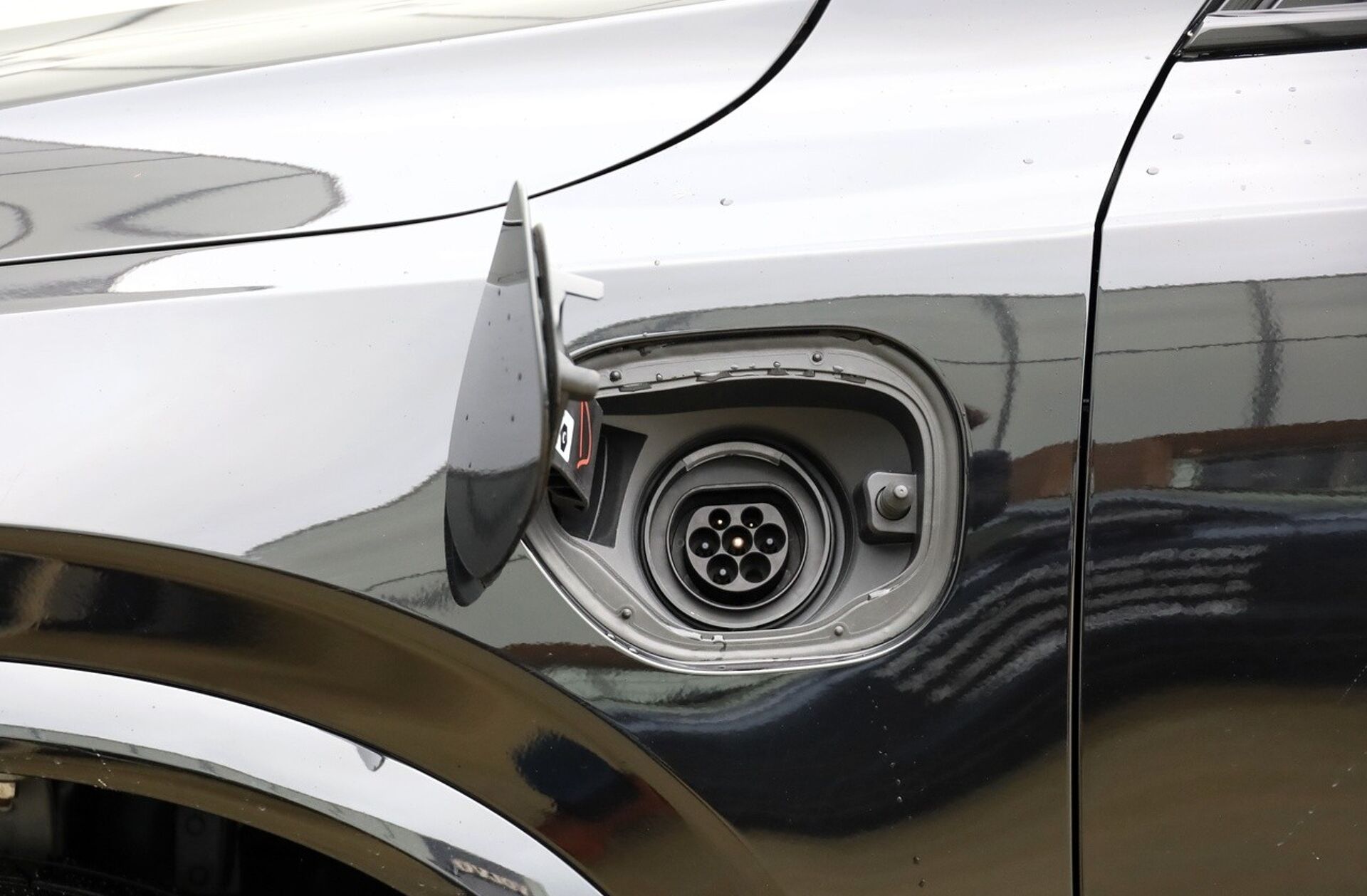 VOLVO XC90 2.0 T8 PHEV Plus Dark AWD