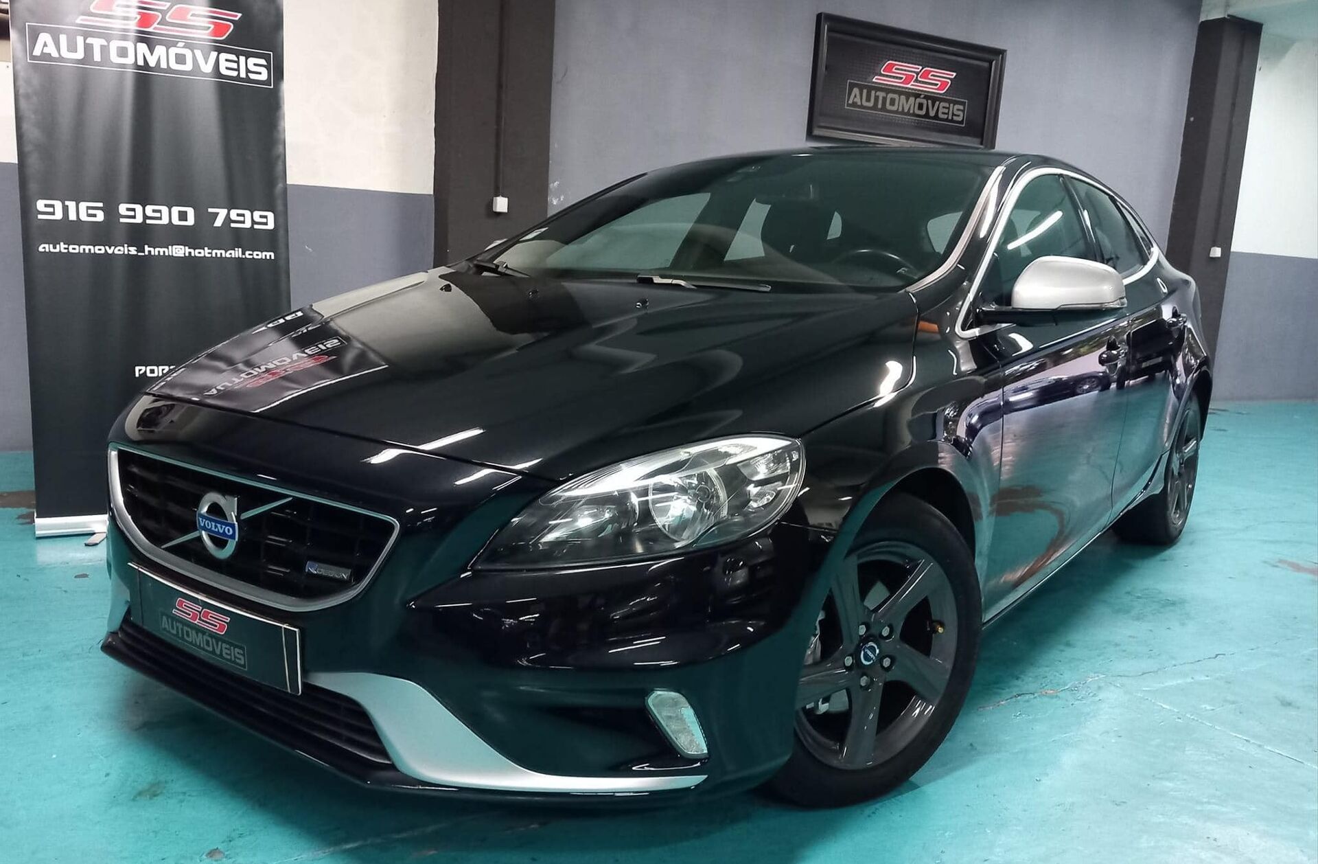 VOLVO V40 1.6 D2 R-Design Momentum