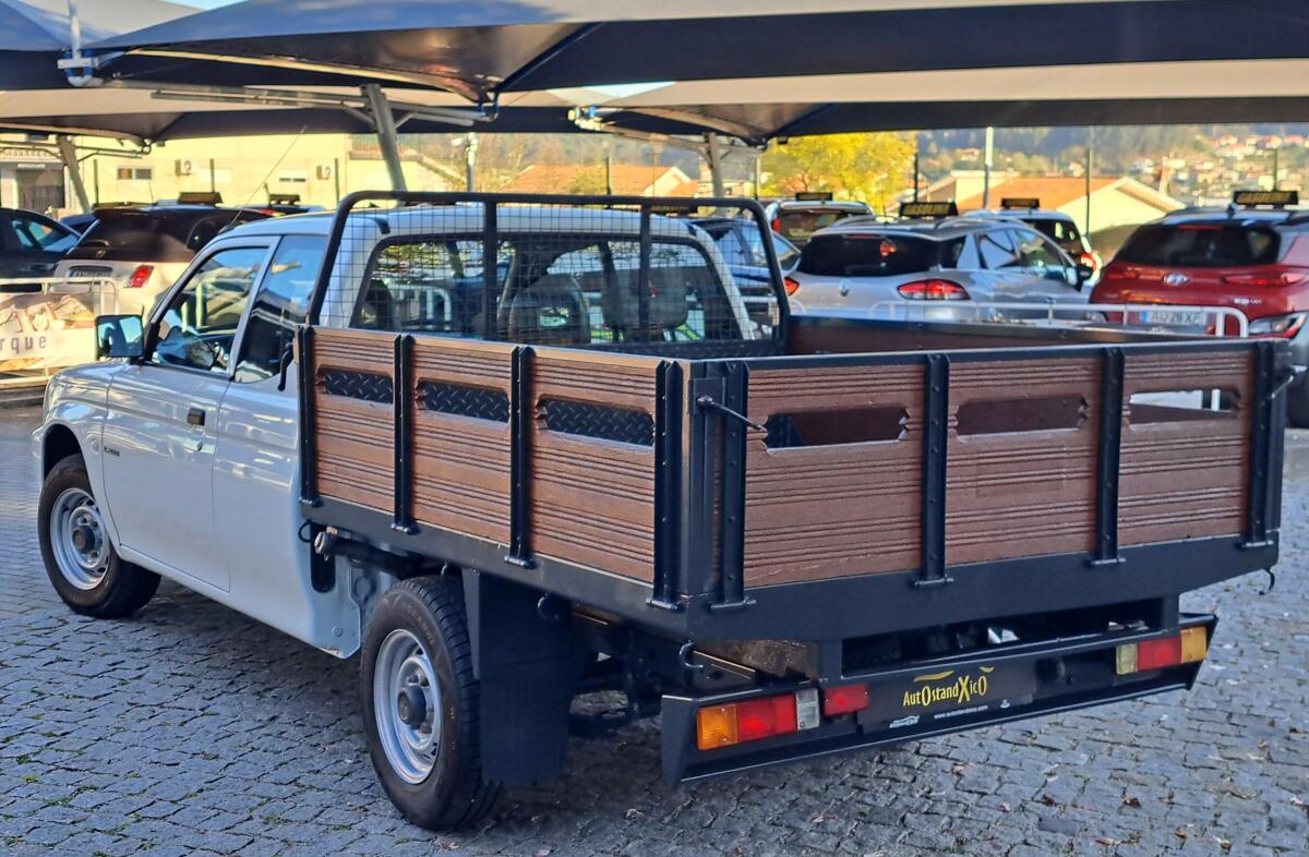 MITSUBISHI L 200 2.5 TD