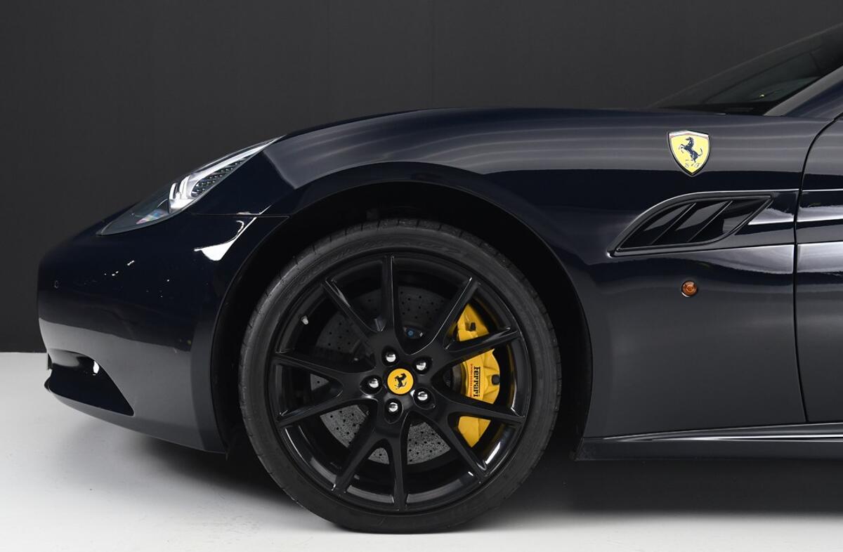 FERRARI California California