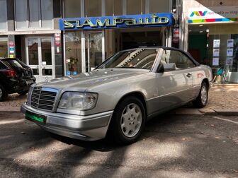 MERCEDES Classe E E 200 .