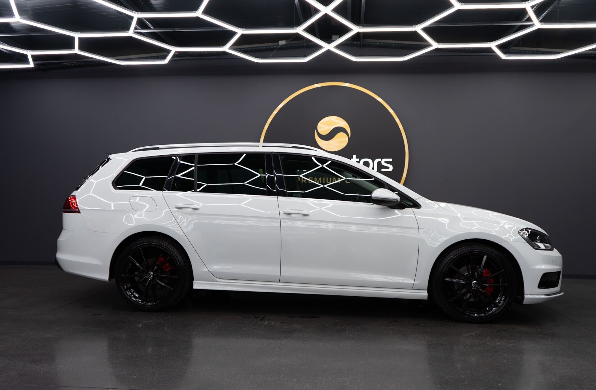 VOLKSWAGEN Golf 1.6 TDi R-Line DSG