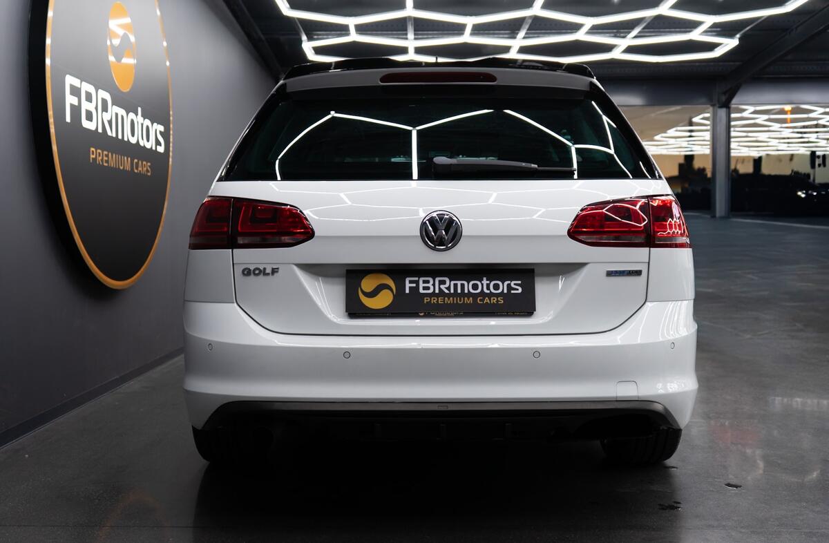 VOLKSWAGEN Golf 1.6 TDi R-Line DSG