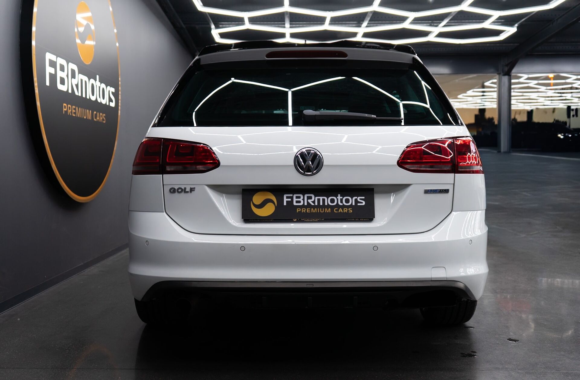 VOLKSWAGEN Golf 1.6 TDi R-Line DSG