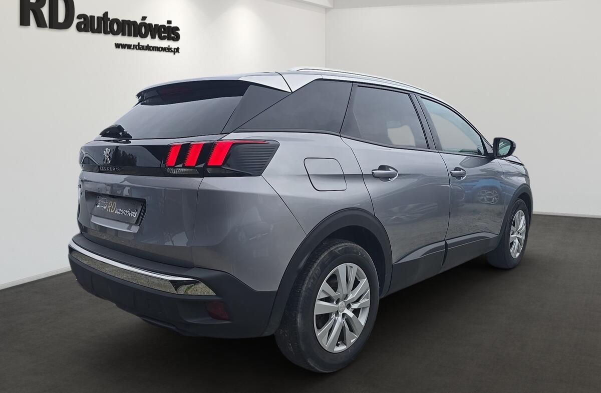 PEUGEOT 3008 1.5 BlueHDi Active