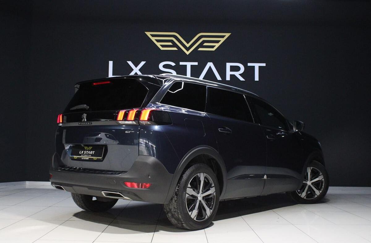 PEUGEOT 5008 2.0 BlueHDi GT EAT6