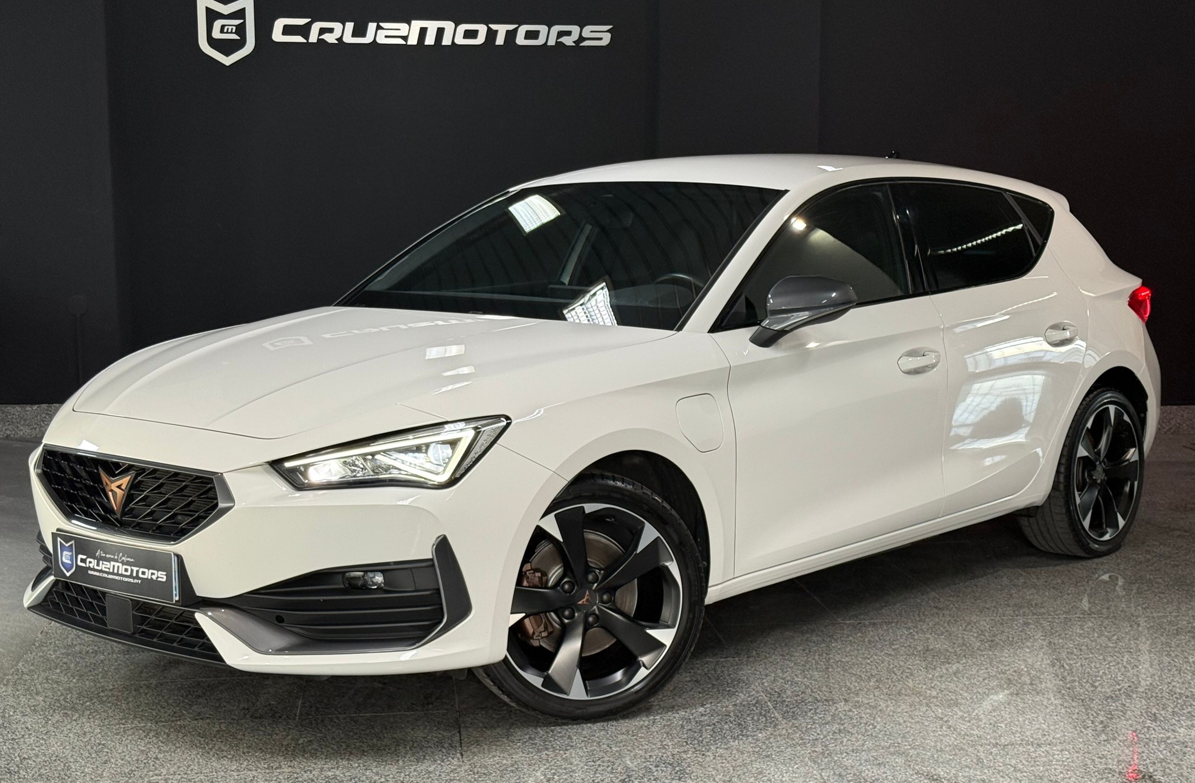 CUPRA Leon 1.4 e-Hybrid MID DSG