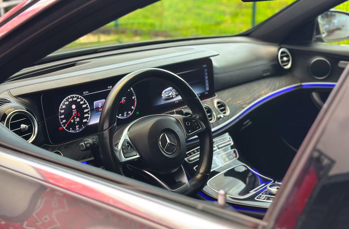 MERCEDES Classe E E 220 d AMG Line