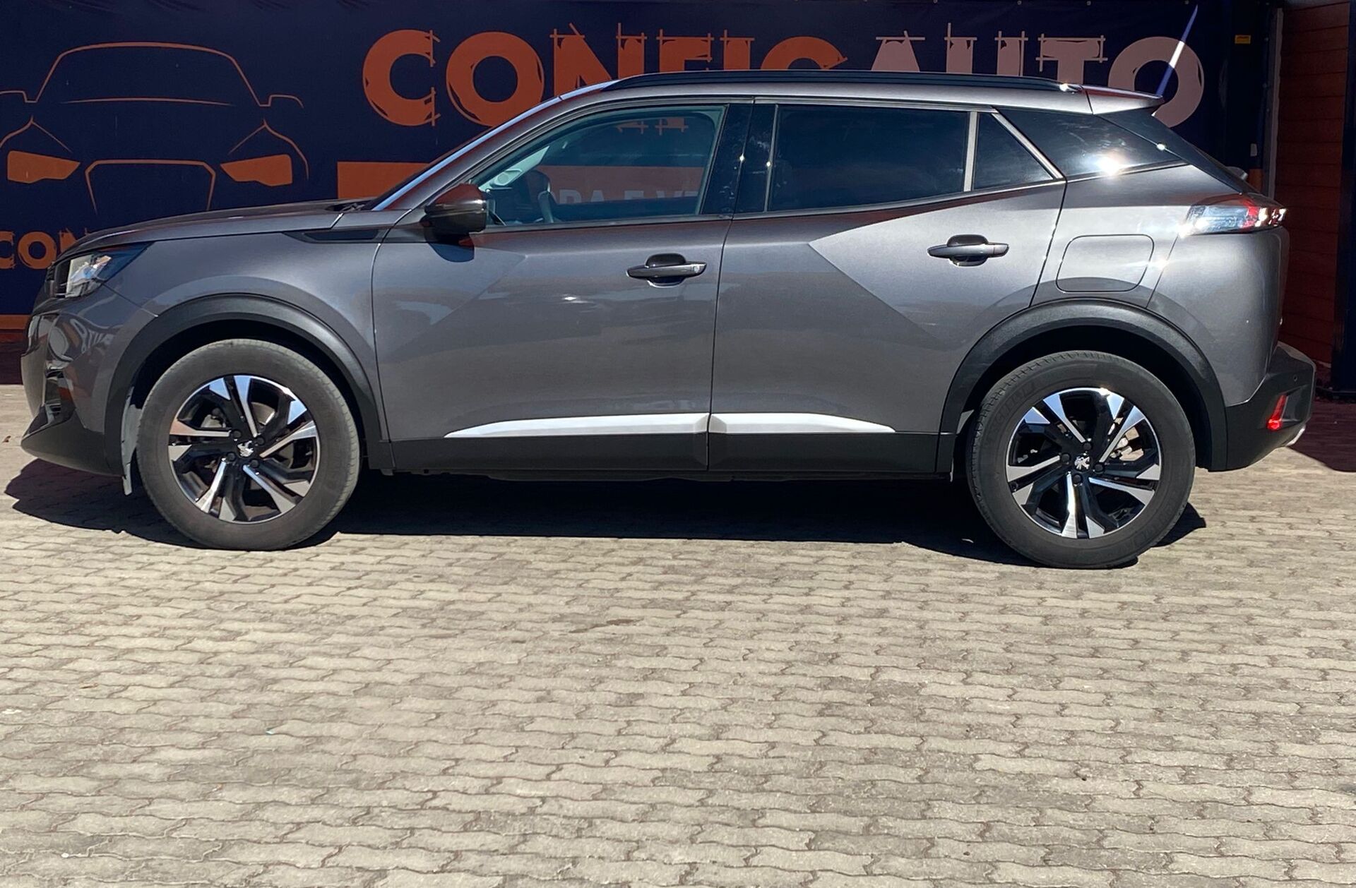 PEUGEOT 2008 1.2 PureTech Allure EAT8