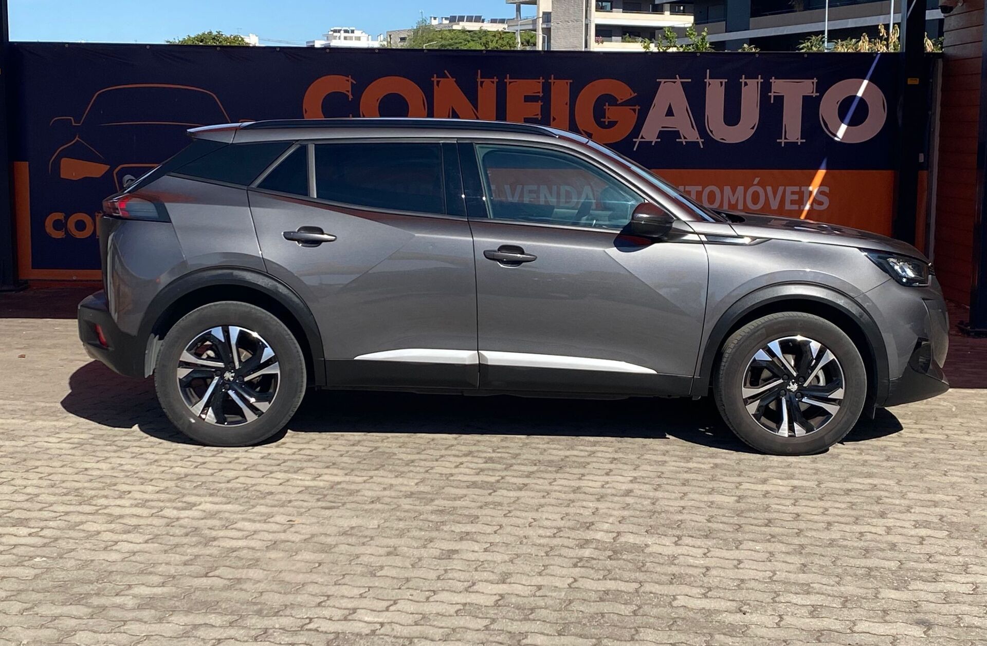 PEUGEOT 2008 1.2 PureTech Allure EAT8