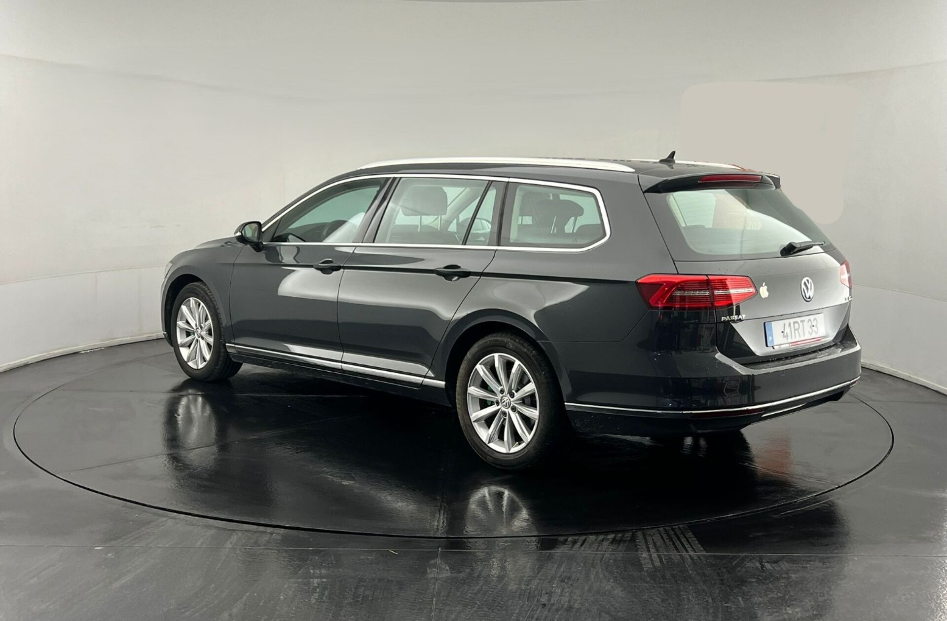VOLKSWAGEN Passat 1.6 TDi Confortline