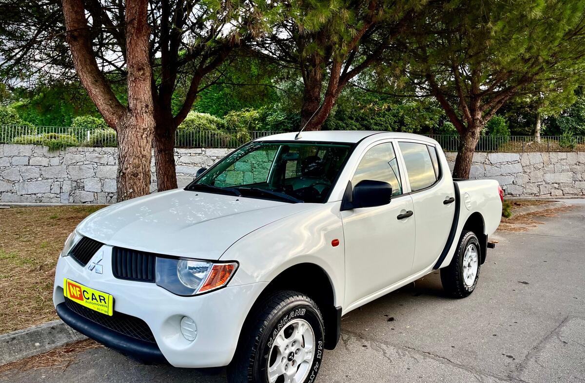 MITSUBISHI L 200 2.5 DI-D CD Instyle