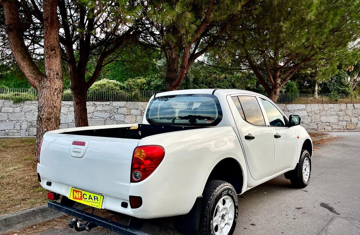MITSUBISHI L 200 2.5 DI-D CD Instyle