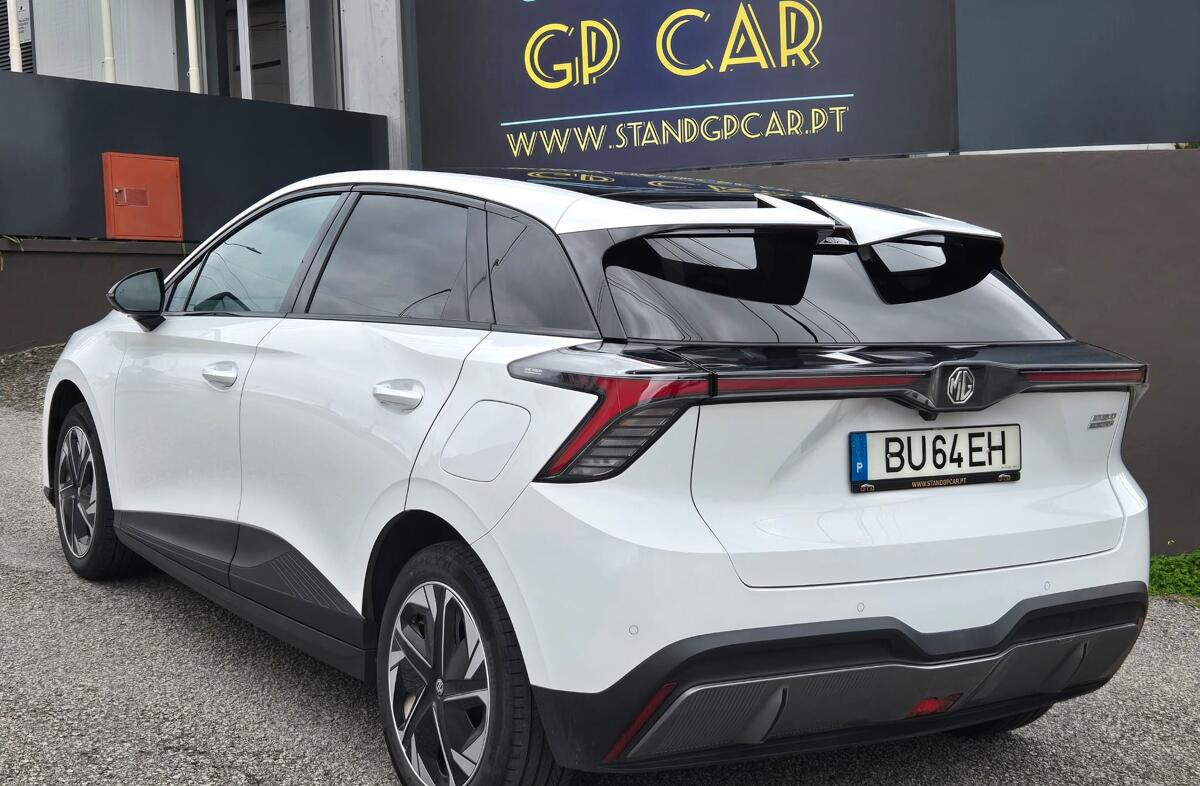 MG MG4 64 kWh Luxury