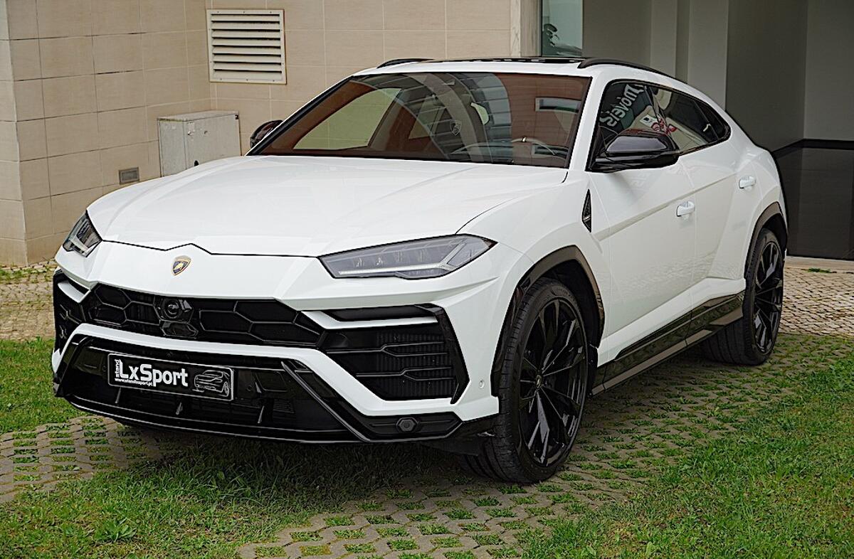 LAMBORGHINI Urus 4.0 V8