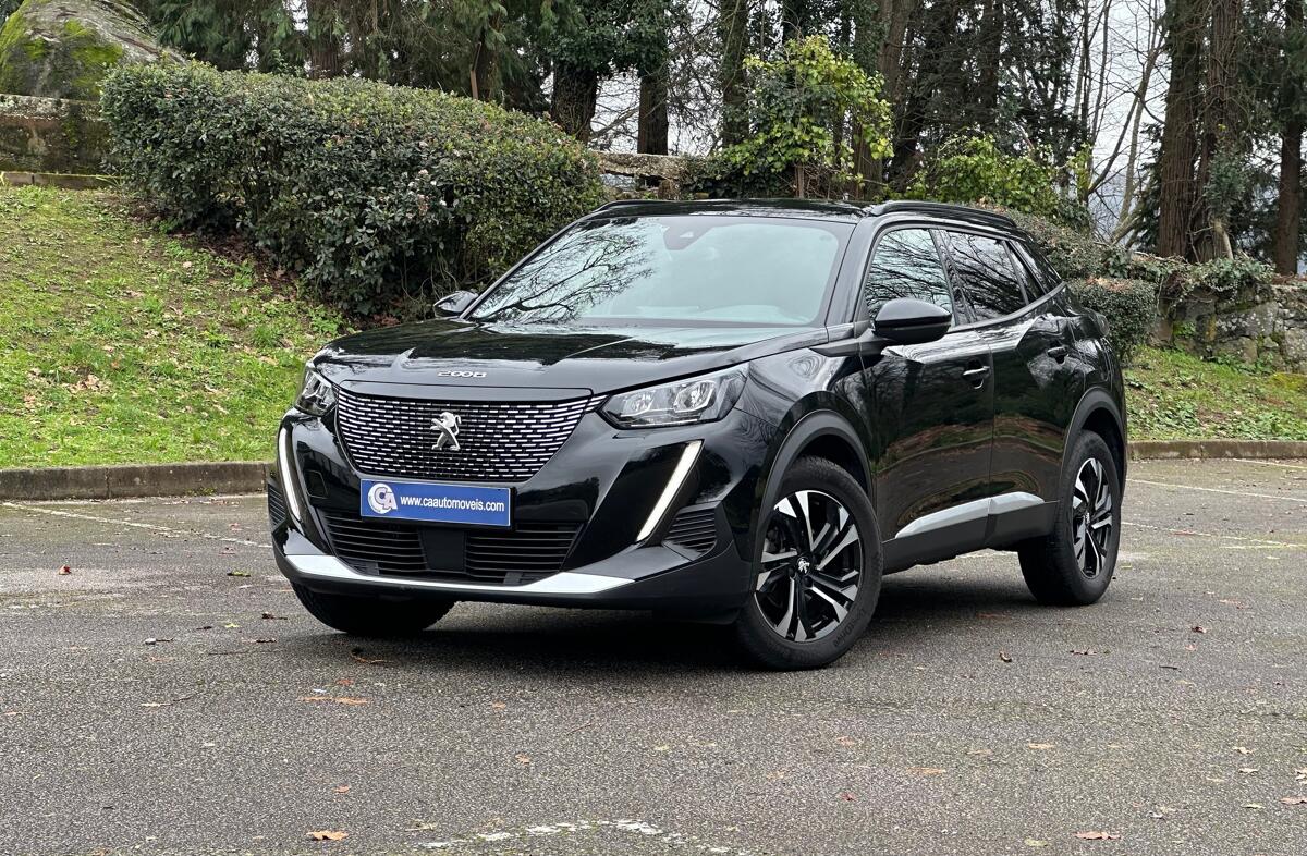PEUGEOT 2008 1.2 PureTech Allure Pack EAT8