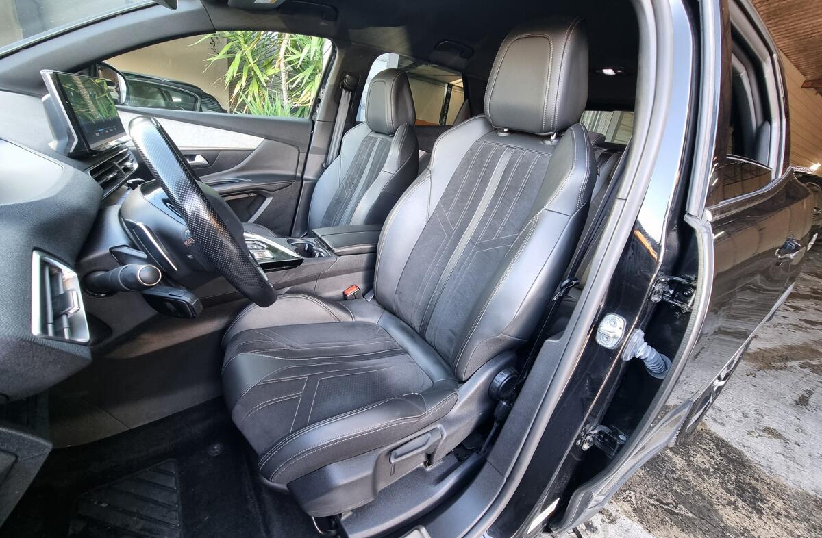 PEUGEOT 3008 1.5 BlueHDi GT Pack EAT8