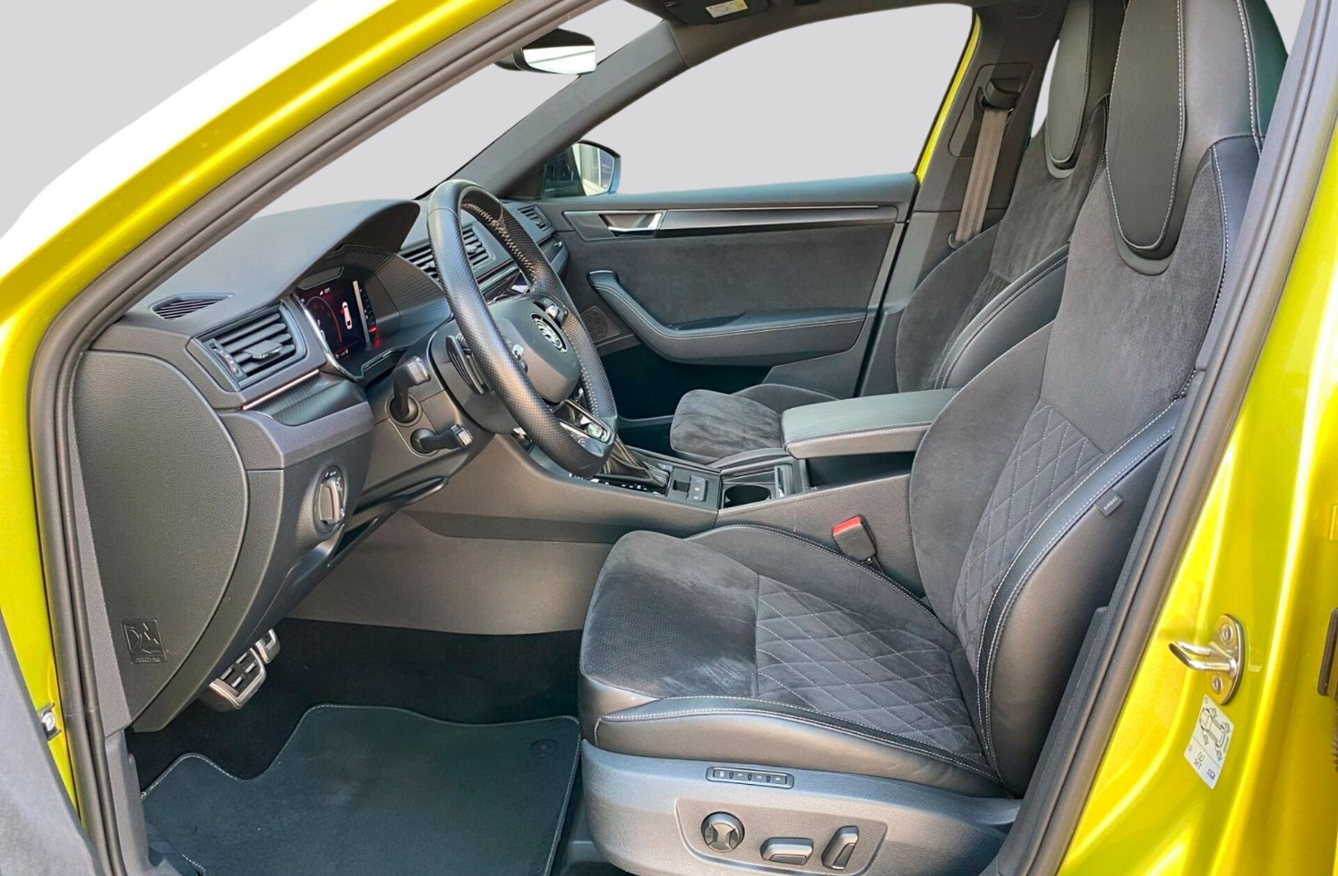 SKODA Superb 1.4 TSI iV Sportline DSG