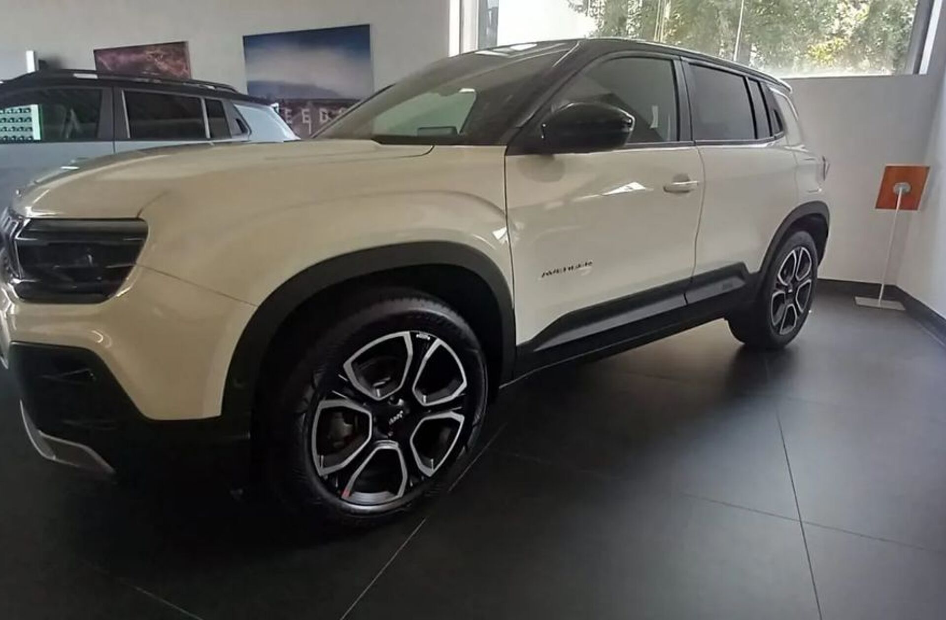 JEEP Avenger 1.2 e-Hybrid Altitude DCT