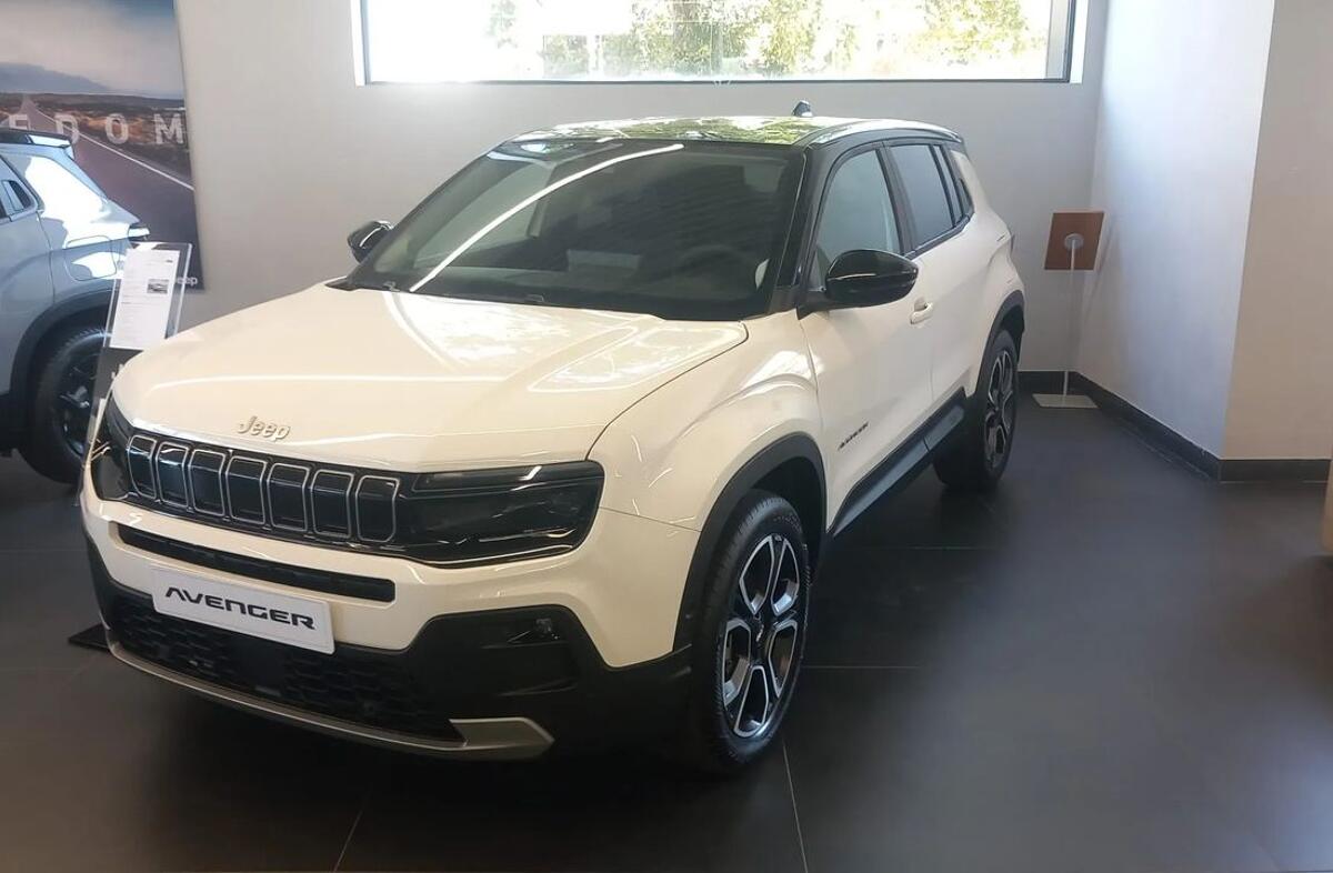 JEEP Avenger 1.2 e-Hybrid Altitude DCT