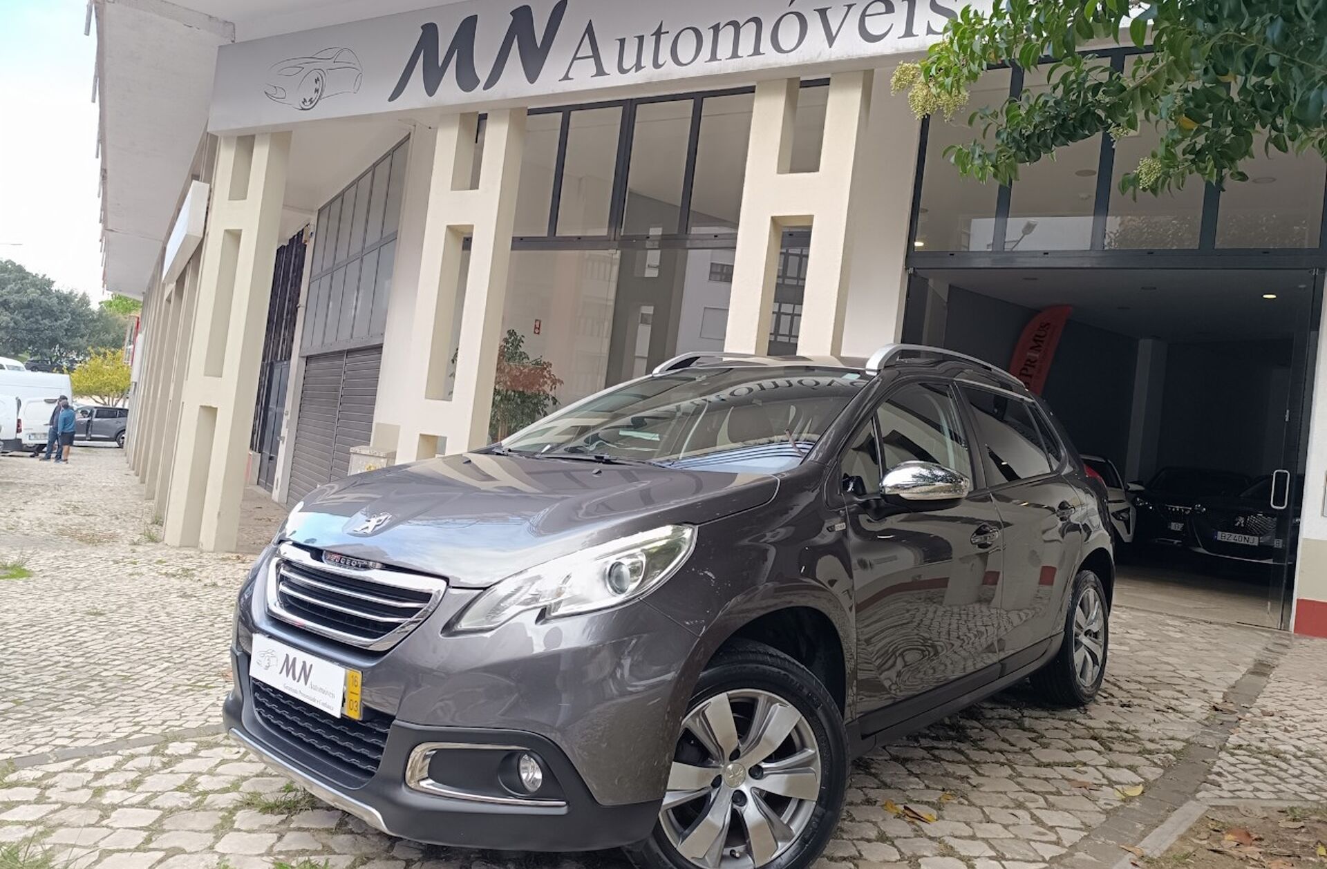 PEUGEOT 2008 1.2 PureTech Style