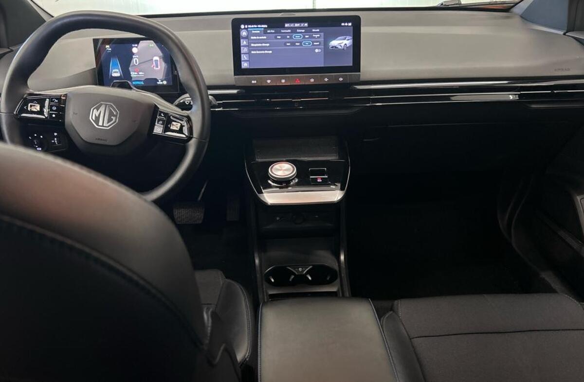 MG MG4 64 kWh Luxury