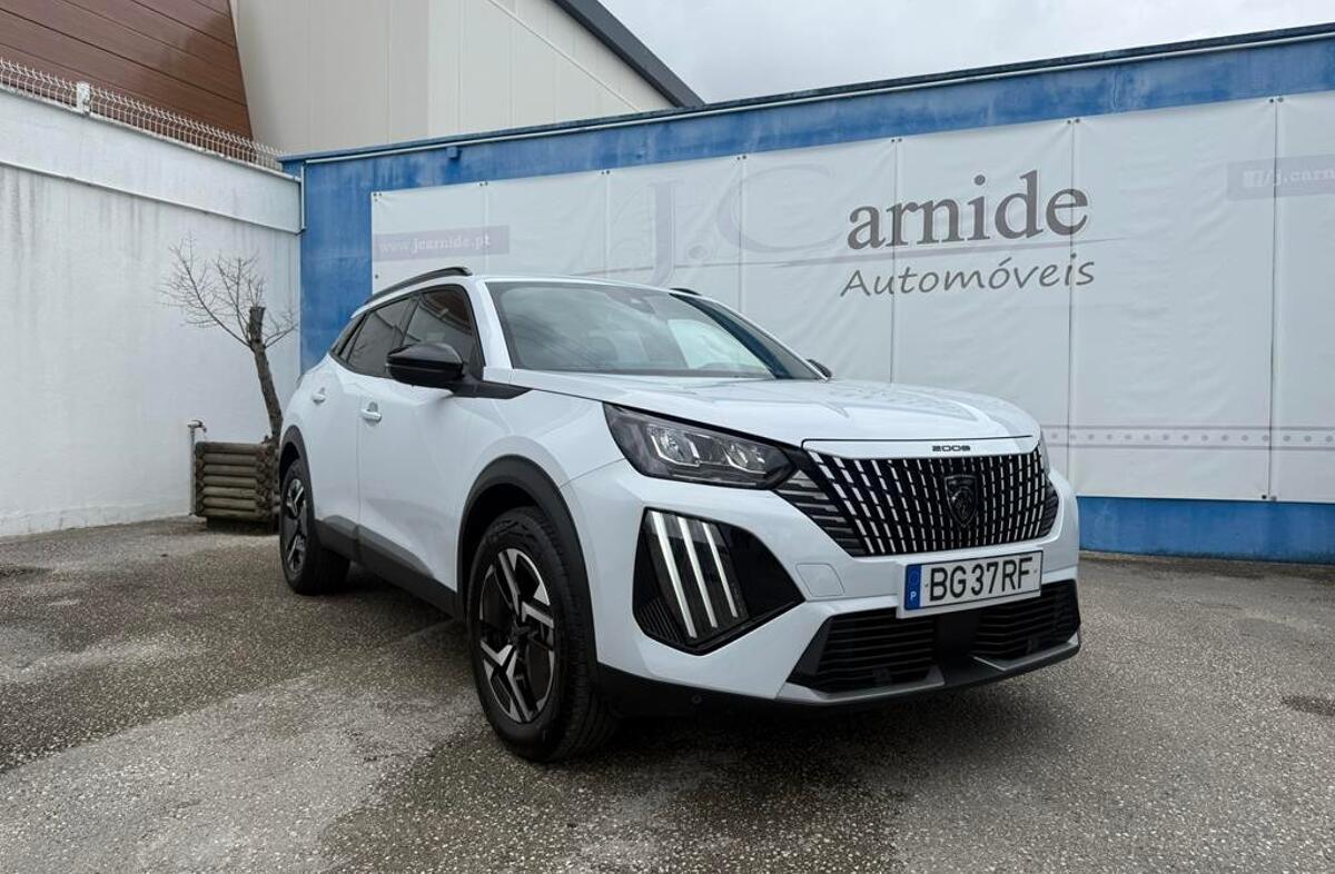 PEUGEOT 2008 1.2 PureTech Allure EAT8