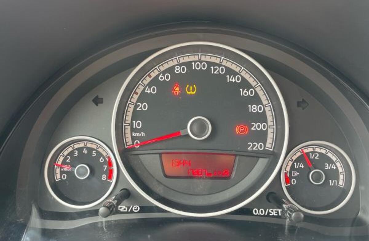 VOLKSWAGEN Up 1.0 Take Up!