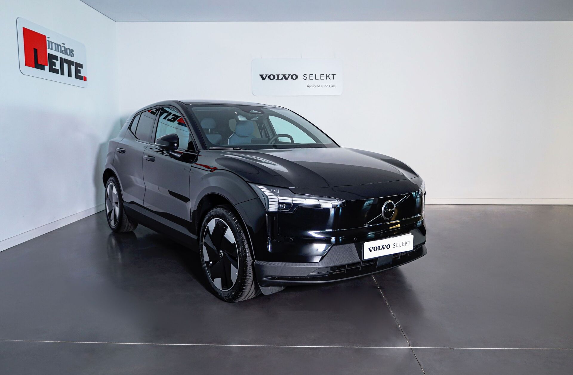 VOLVO EX30 69 kWh Single Motor Extended Range Plus