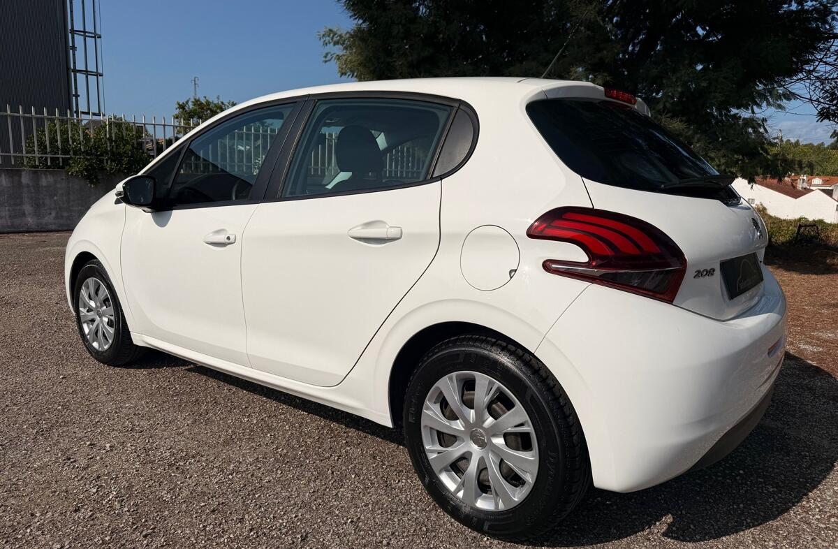 PEUGEOT 208 1.2 PureTech Allure