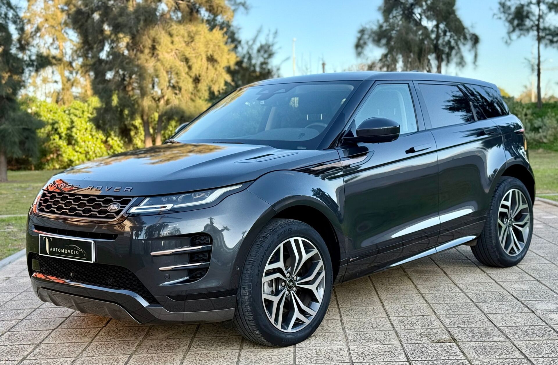 LAND ROVER Range Rover Evoque 2.0 D200 AWD R-Dynamic Auto