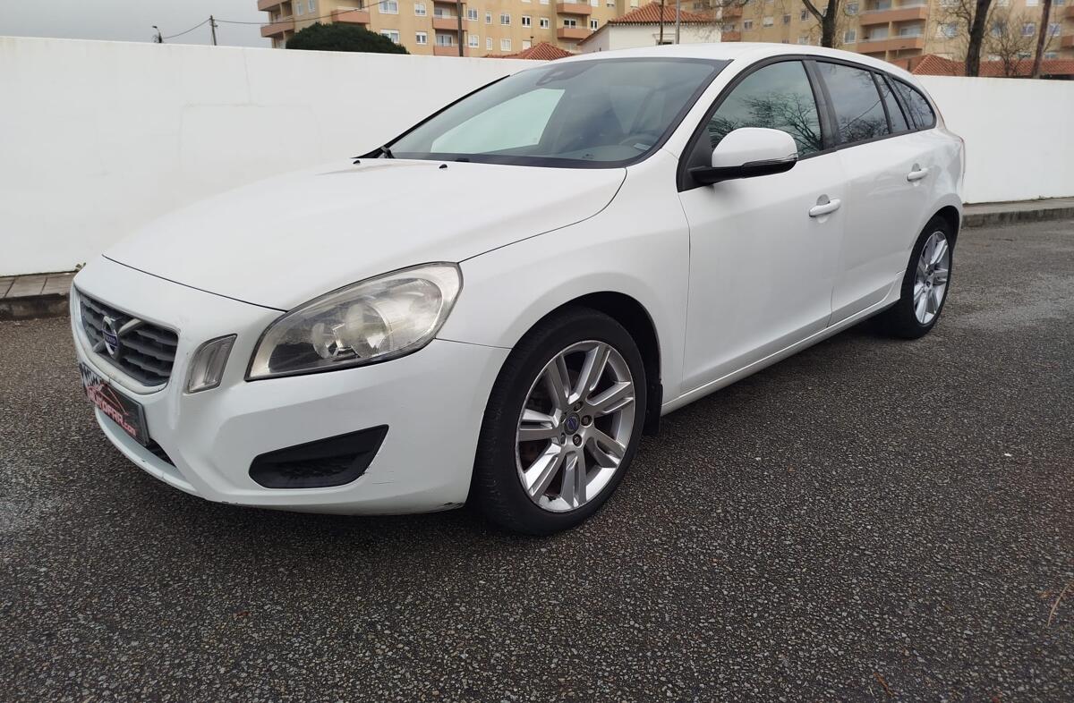 VOLVO V60 1.6 D2 Drive Summum Start/Stop