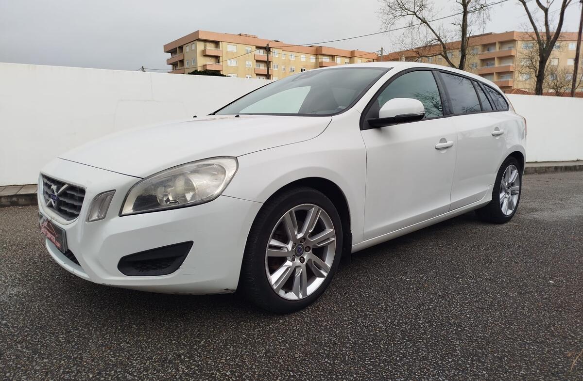 VOLVO V60 1.6 D2 Drive Summum Start/Stop