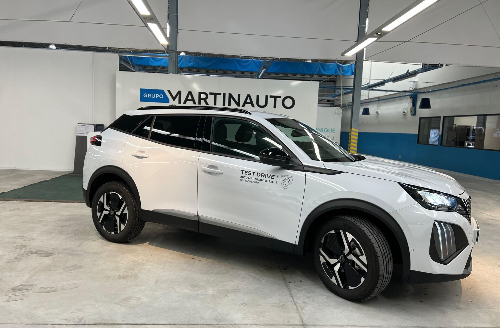 PEUGEOT 2008 1.2 Hybrid Allure e-DCS6