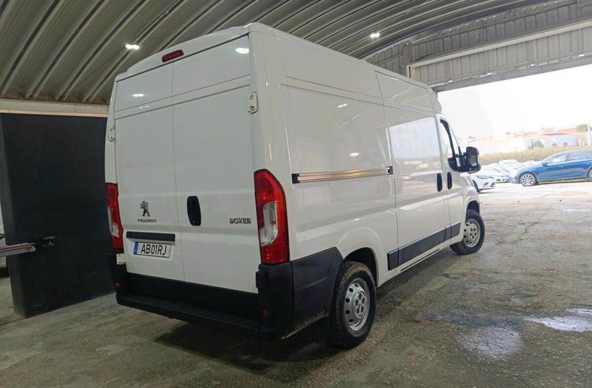 PEUGEOT Boxer 2.2 BlueHDi 335 L2H2 Premium