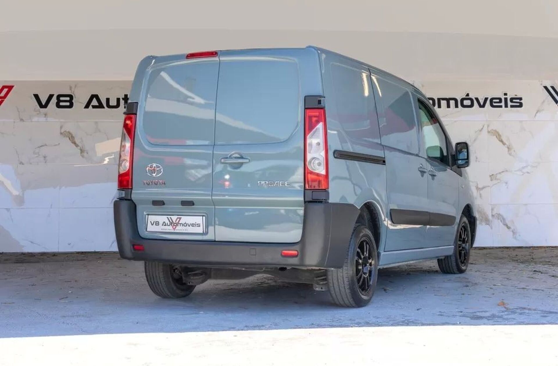 TOYOTA Proace 2.0 D-4D L2H1 Air.Pa.Kit Trans.Crianças