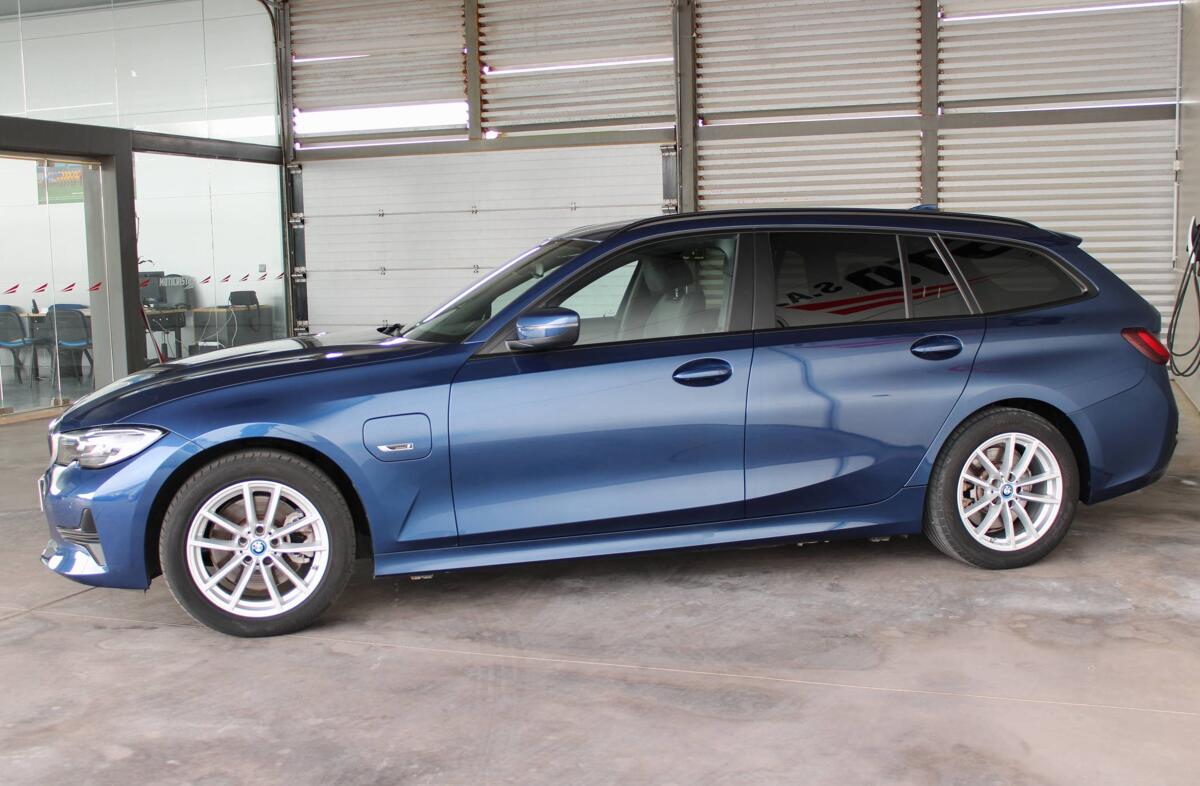 BMW Serie-3 320 e Touring Corporate Edition Auto