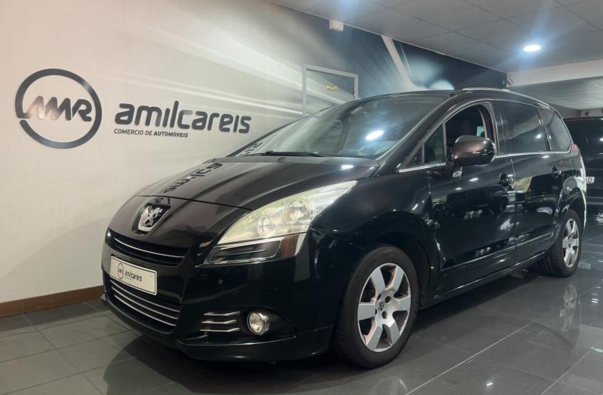 PEUGEOT 5008 1.6 HDi 7L Active