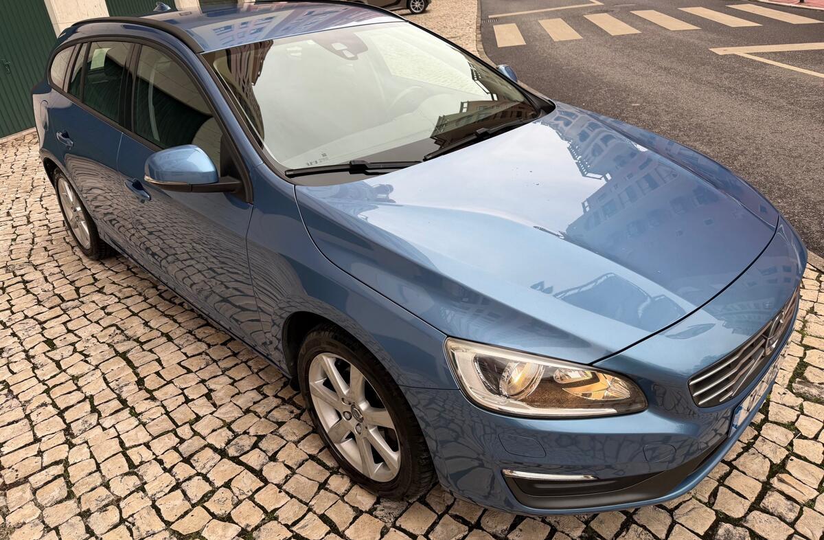 VOLVO V60 2.0 D2 Kinetic Drive