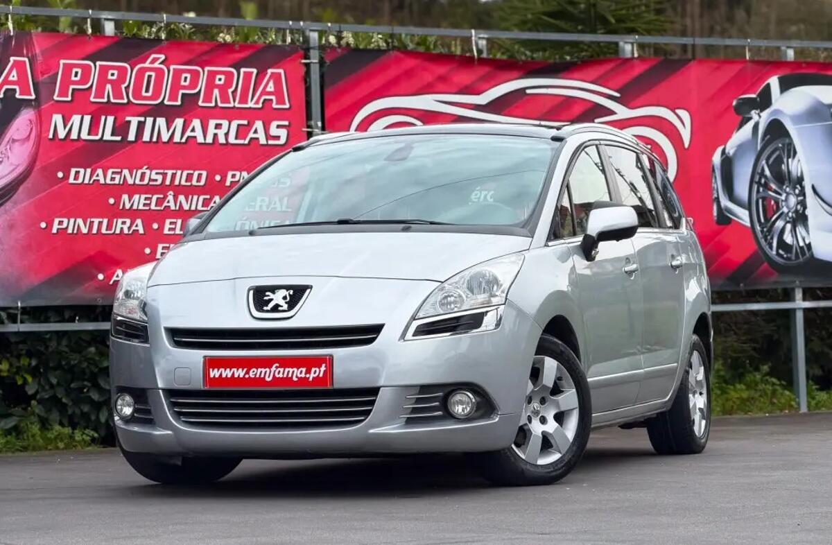 PEUGEOT 5008 1.6 e-HDi Active 2-Tronic