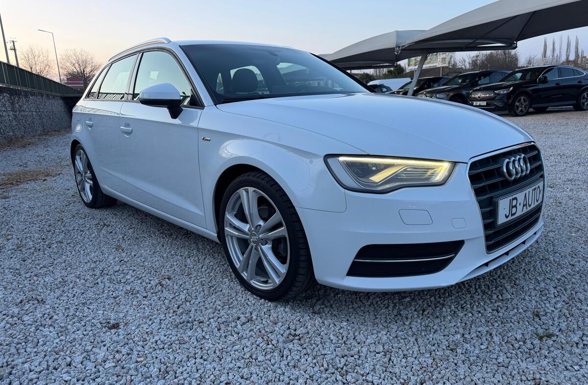 AUDI A3 1.6 TDi S-line
