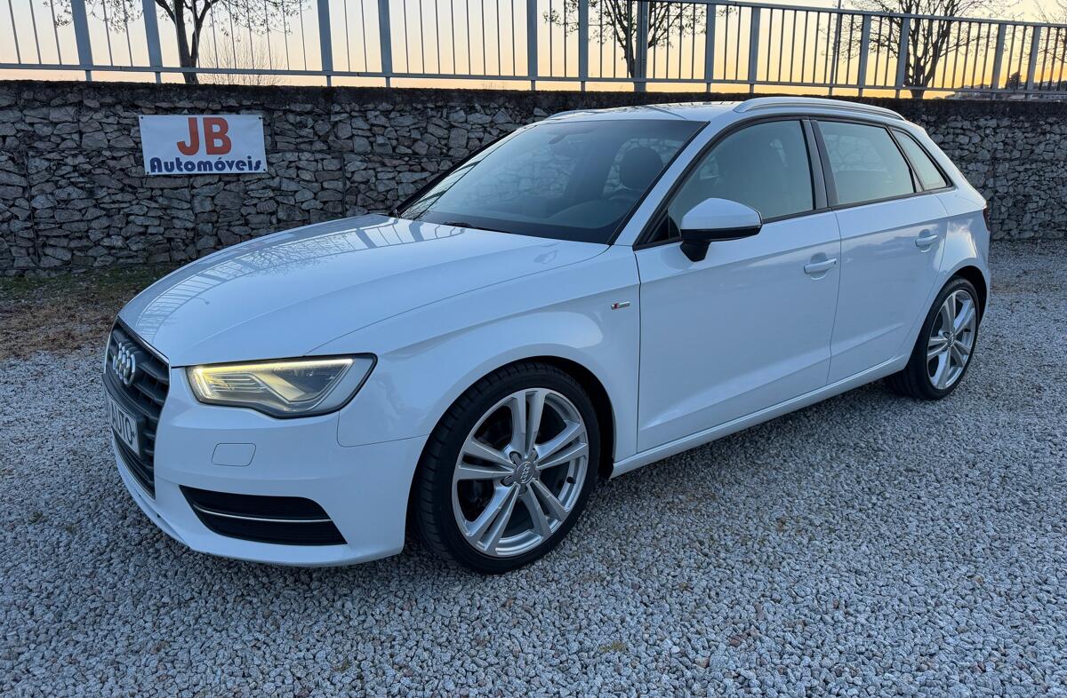 AUDI A3 1.6 TDi S-line