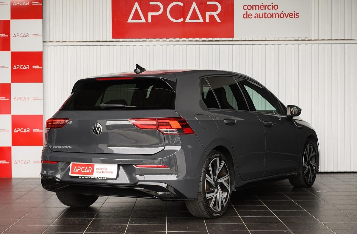 VOLKSWAGEN Golf 1.5 eTSI Style DSG