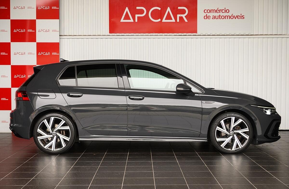 VOLKSWAGEN Golf 1.5 eTSI Style DSG