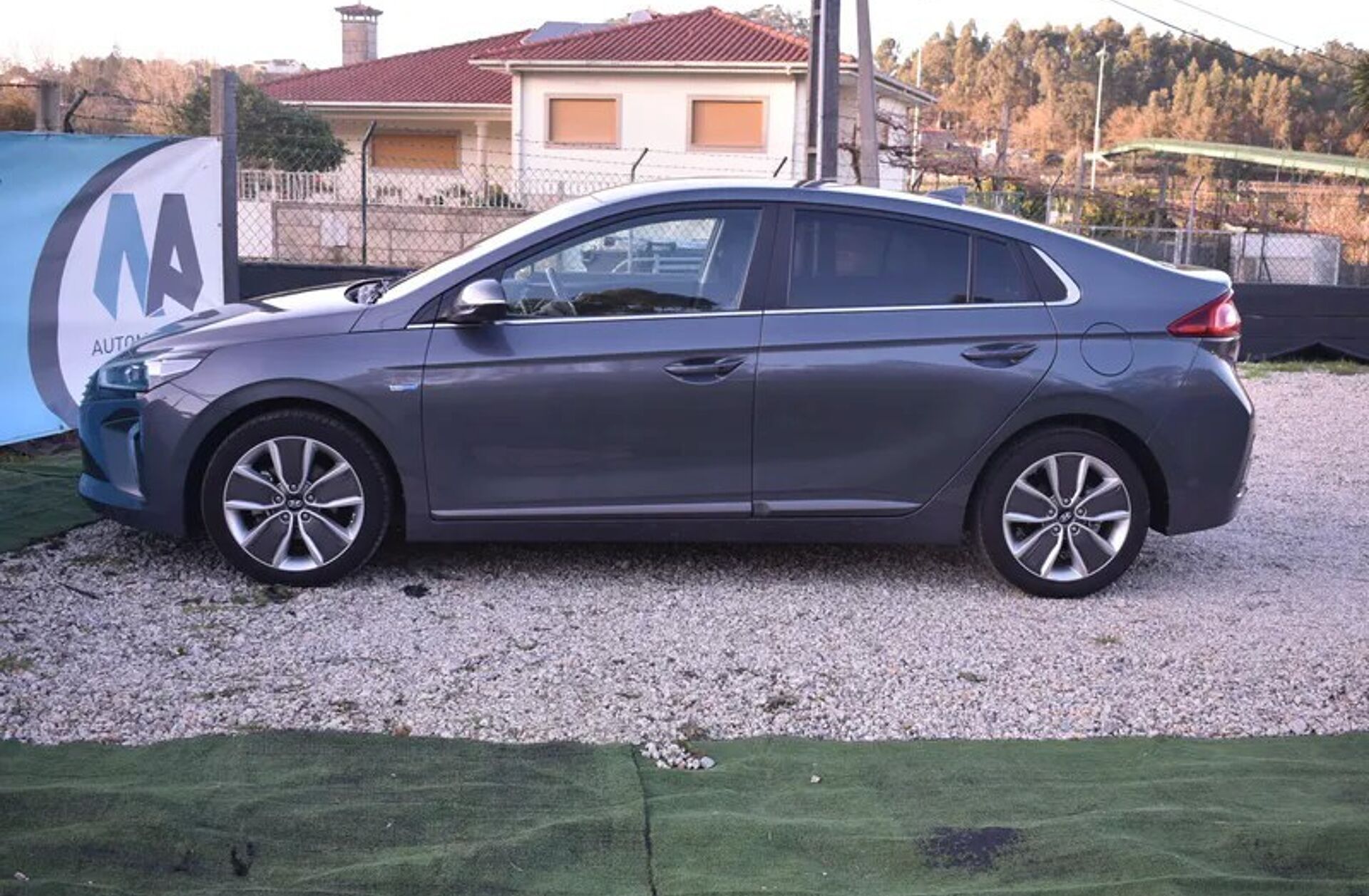 HYUNDAI Ioniq 1.6 GDI HEV Hybrid Tech